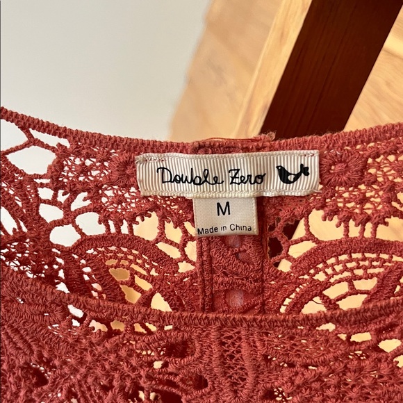 Double Zero Crochet Lace Crop Top - soft pink - Picture 2 of 3